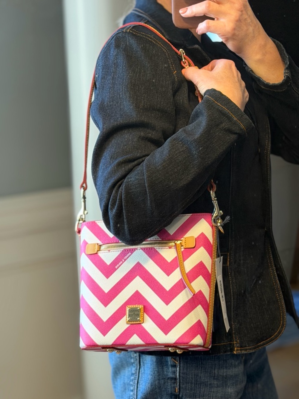 Dooney & Bourke Barbiecore Pink/White Chevron Crossbody NWT - Picture 3 of 15